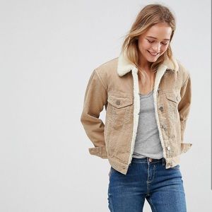 LIKE NEW womens sherpa collar jacket